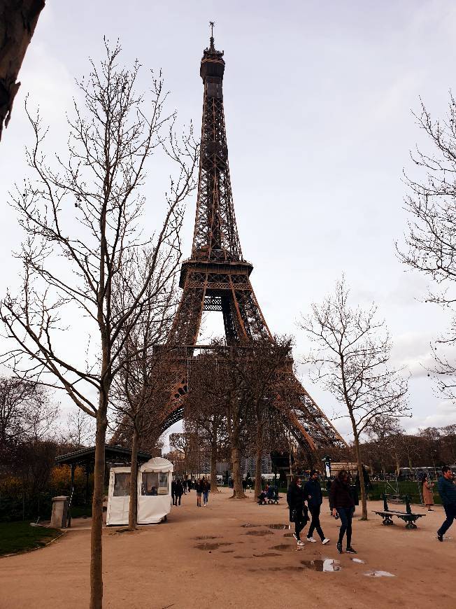 Lugar Eiffel Tower