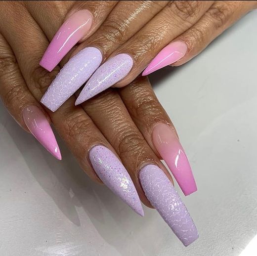 Unhas Rosa e Lilás