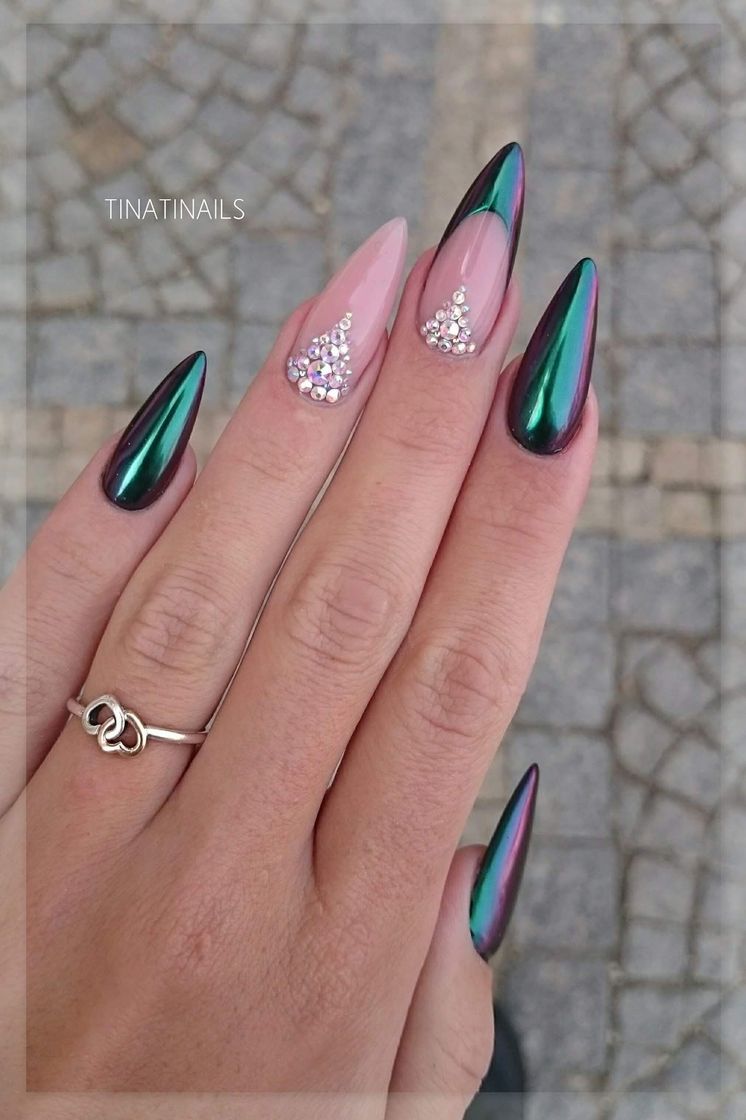 Fashion Unhas em gel stileto diferentes 