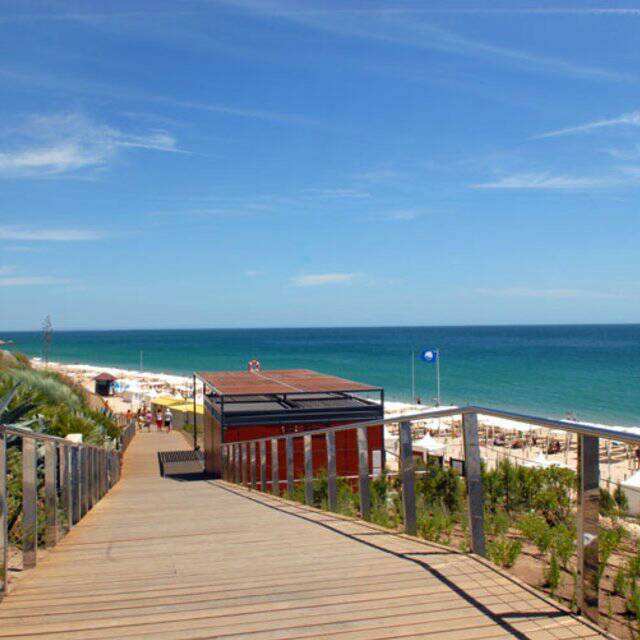 Lugar Praia da Califórnia  Sesimbra 