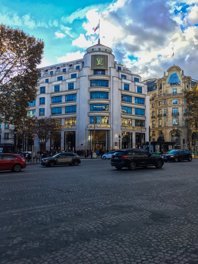 Place Louis Vuitton Maison Champs Élysées