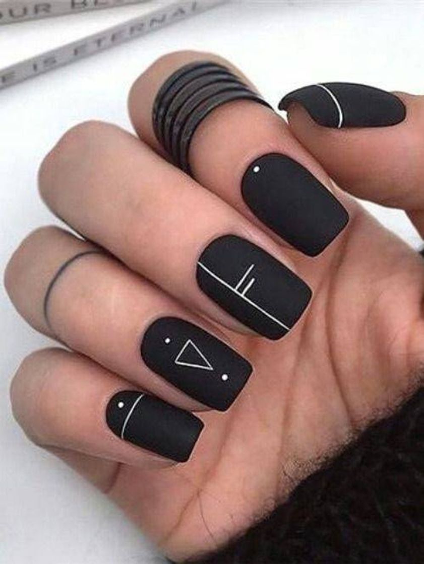 Moda unhas minimalistas💌