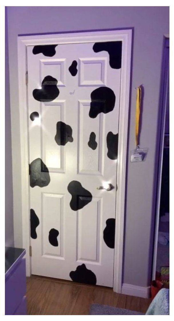 Fashion cow door