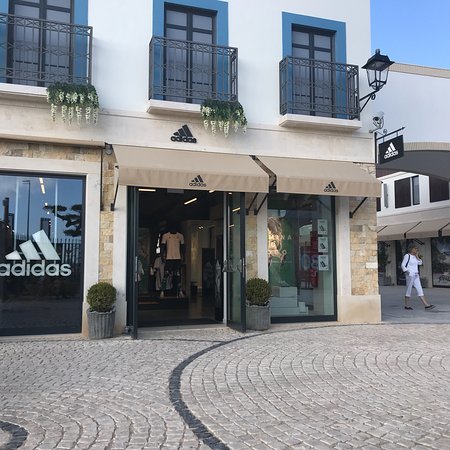 Places adidas Outlet