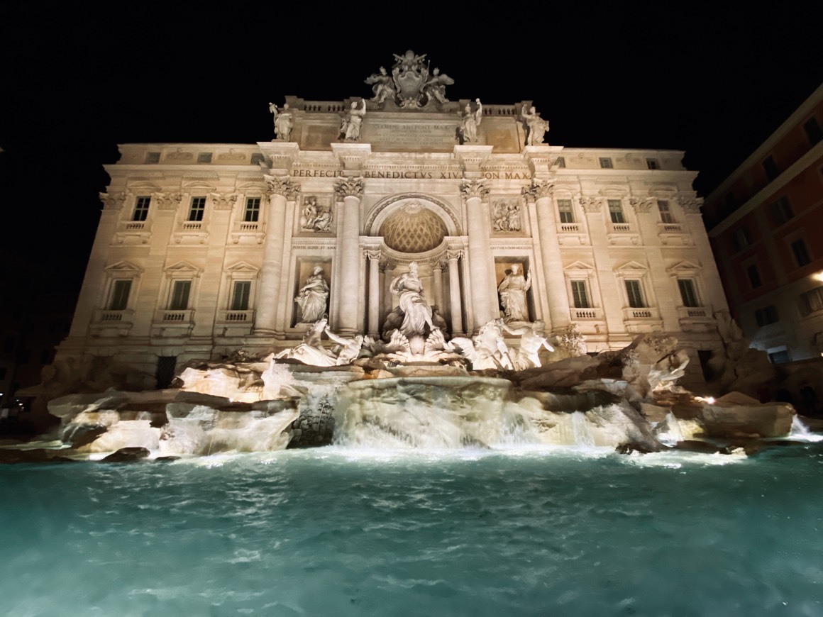 Place Fontana di Trevi