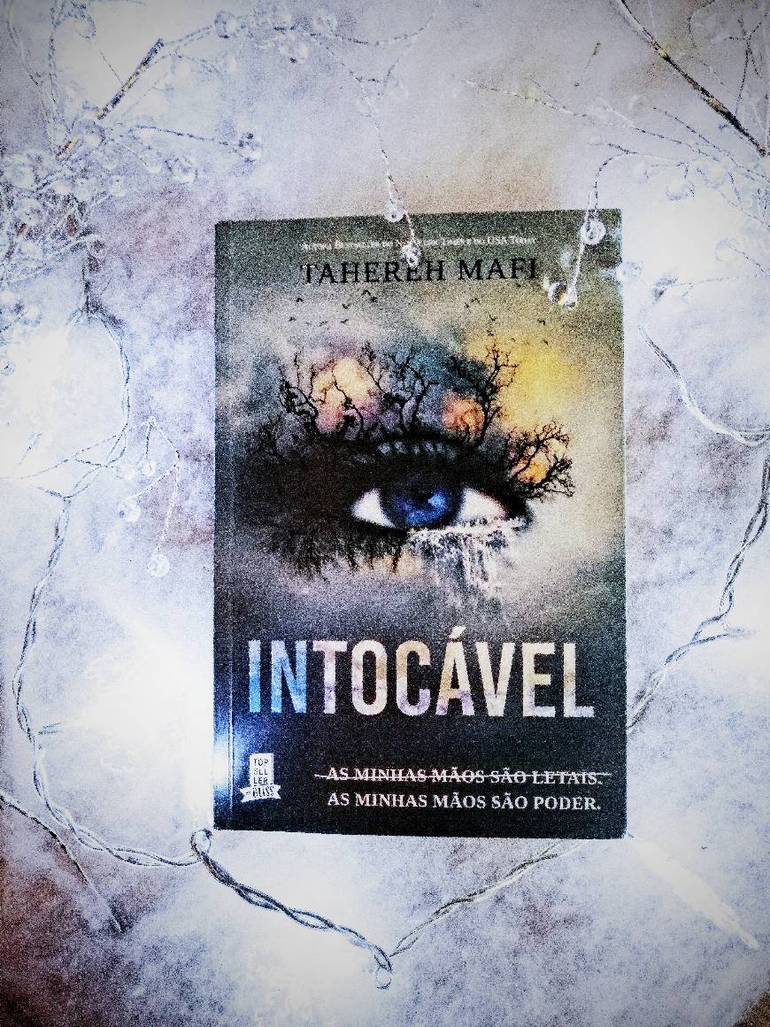 Libro 'Intocável' de Tahereh Mafi