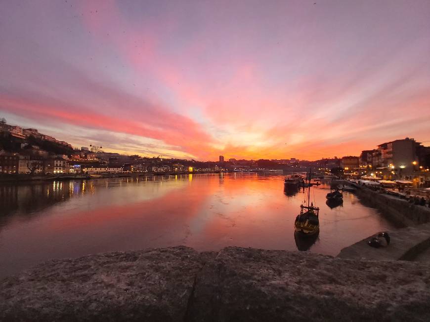 Lugar Ribeira do Porto