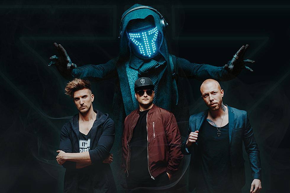 Music Smash Into Pieces