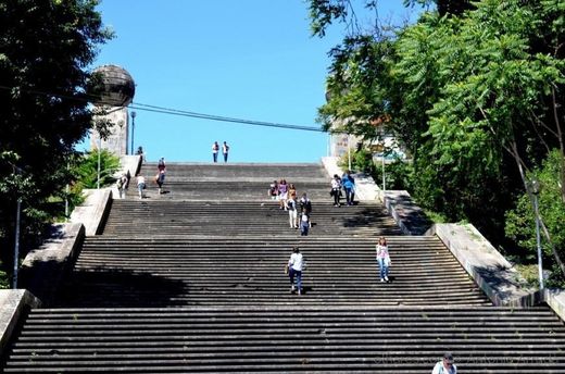 Escadas Monumentais, Universidade