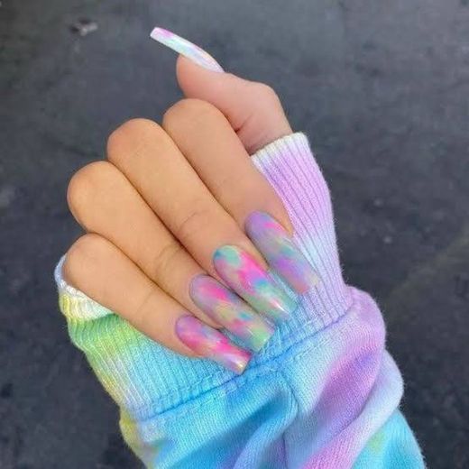 Unhas tie-dye: inspirações e dicas para copiar 