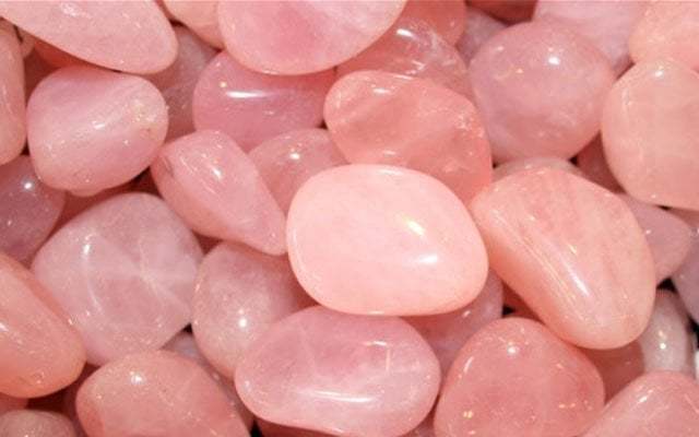 Quartzo Rosa e Seu Significado - Pedras Mensageiras