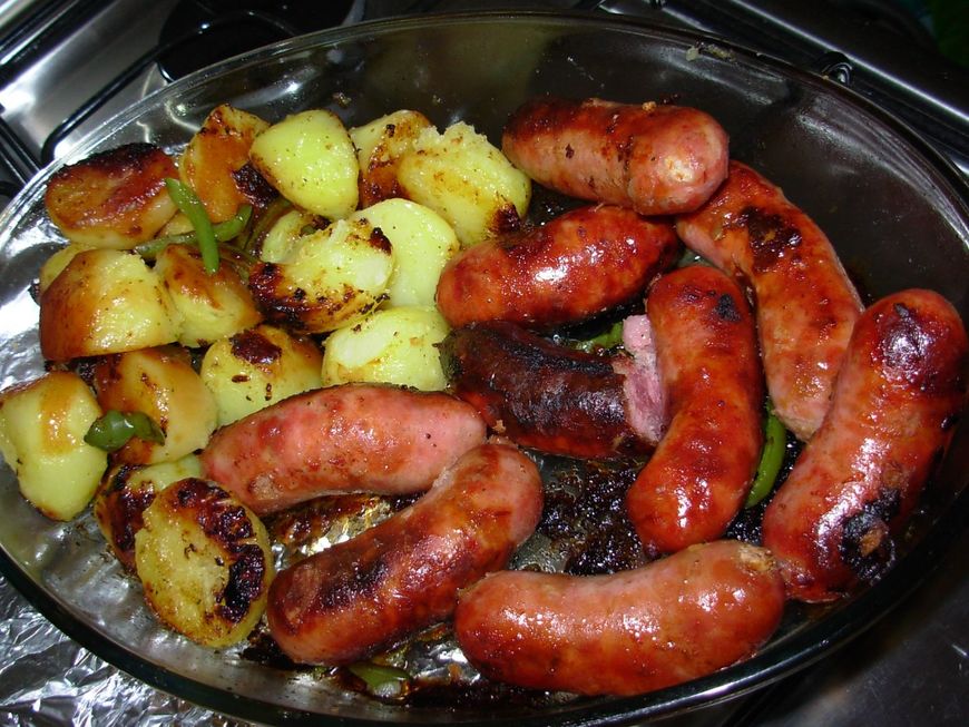 Serie Linguiça assada com batatas