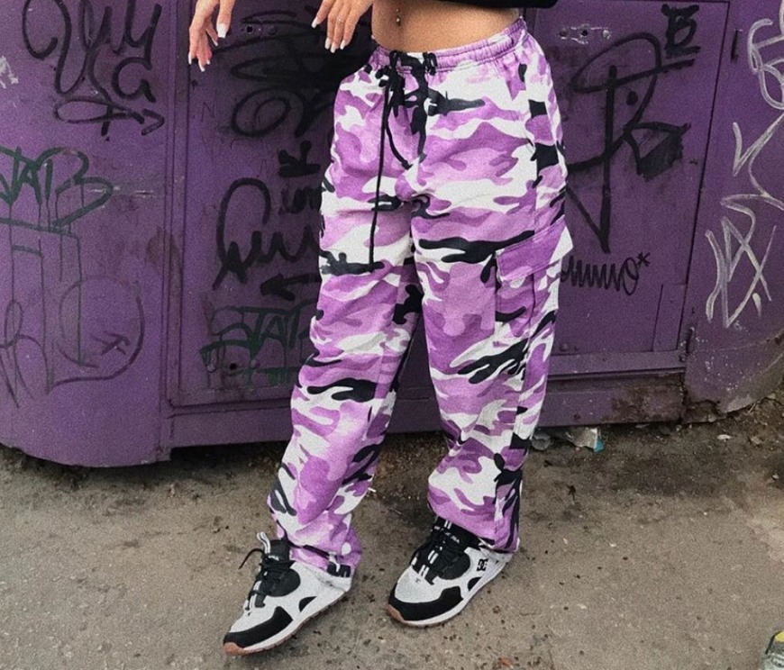 calça cargo roxa