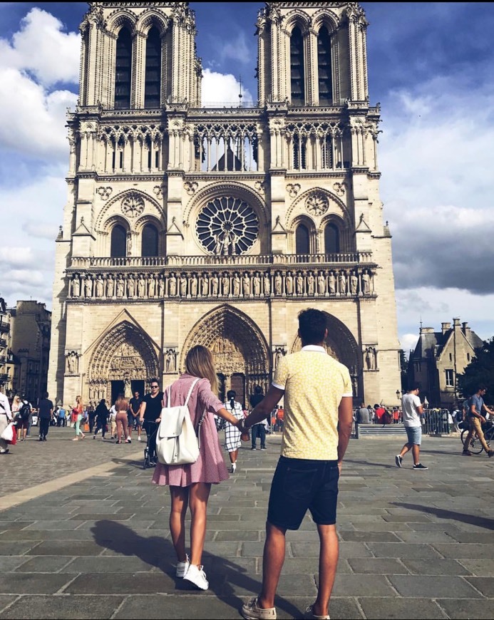 Place Notre Dame