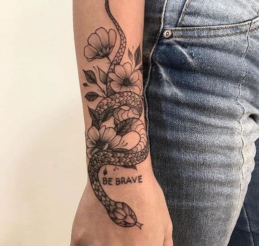 Tatto Cobra e Flores
