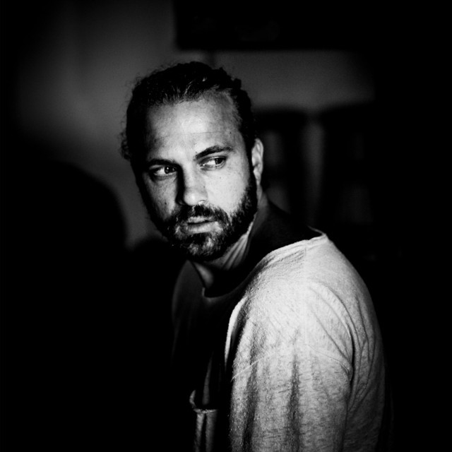 Canción Chasing Stars