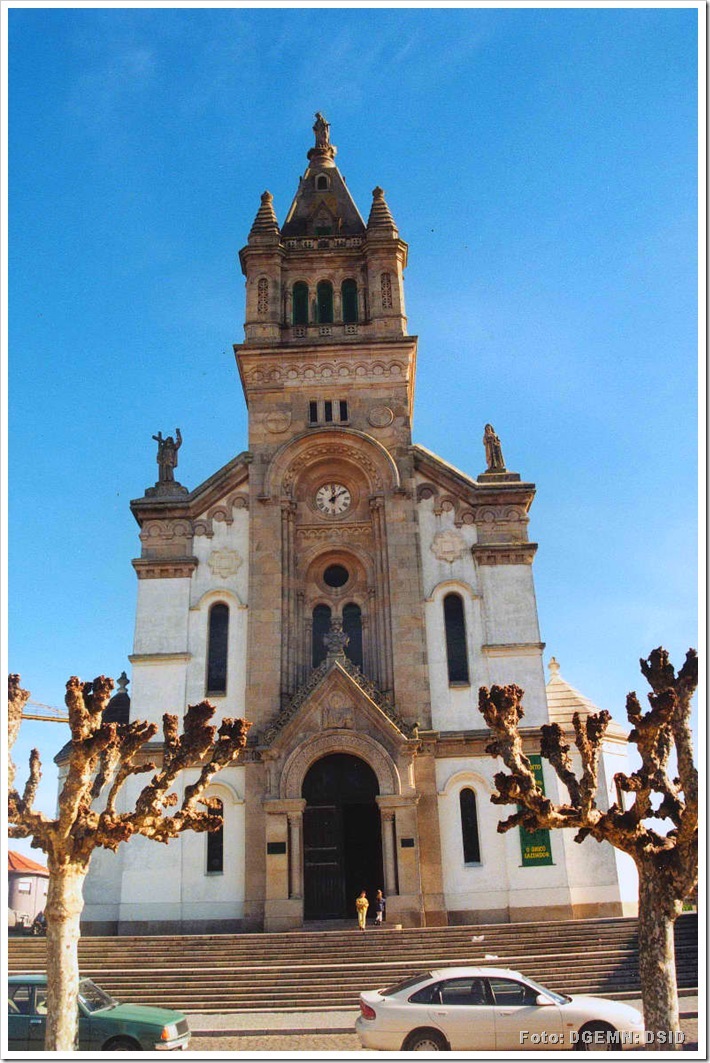 Lugar Igreja Paroquial de Espinho - Paróquia de Nossa Senhora D'Ajuda