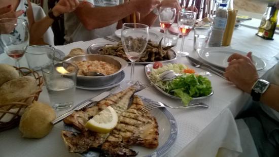 Restaurantes Toma Lá Dá Cá