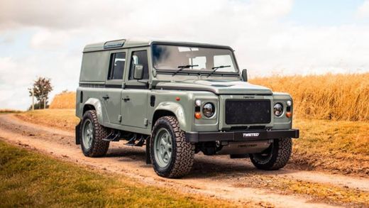 Land Rover Defender 110 stage one v8 by twisted