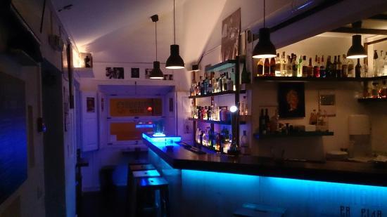 Hemingway's Ericeira Bar Café