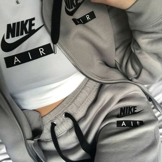 NIKE