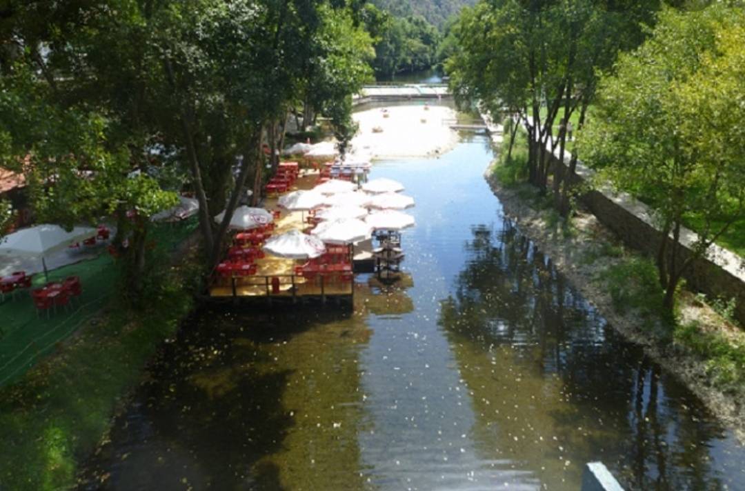 Place Fluvial beach of Pego Dark