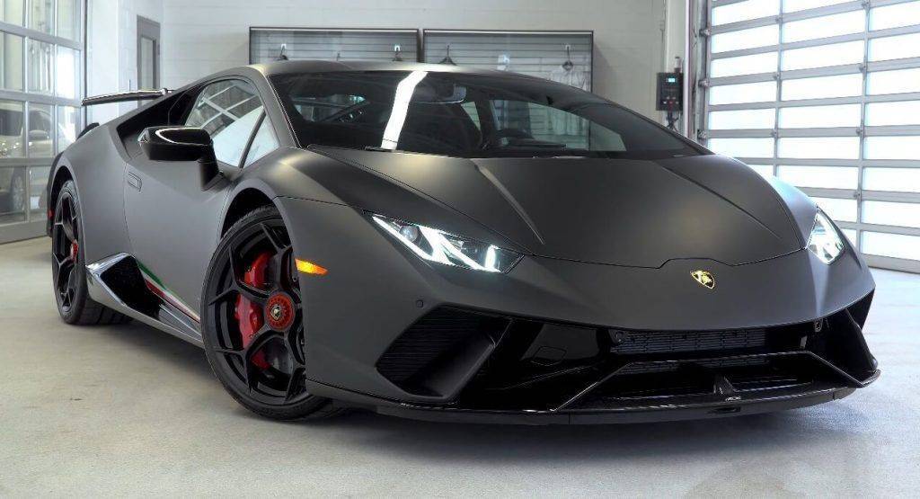 Social Lamborghini Huracan