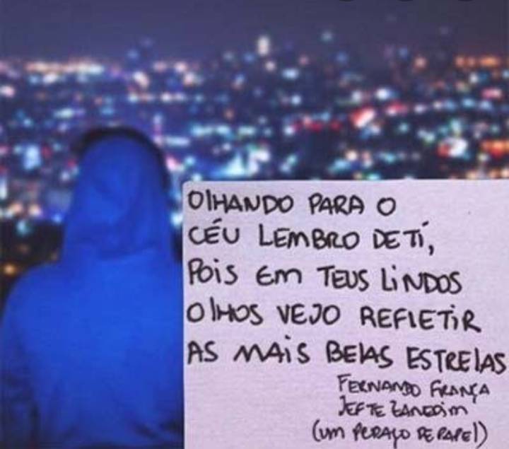 Olhando para. O céu 🌌◼️◾