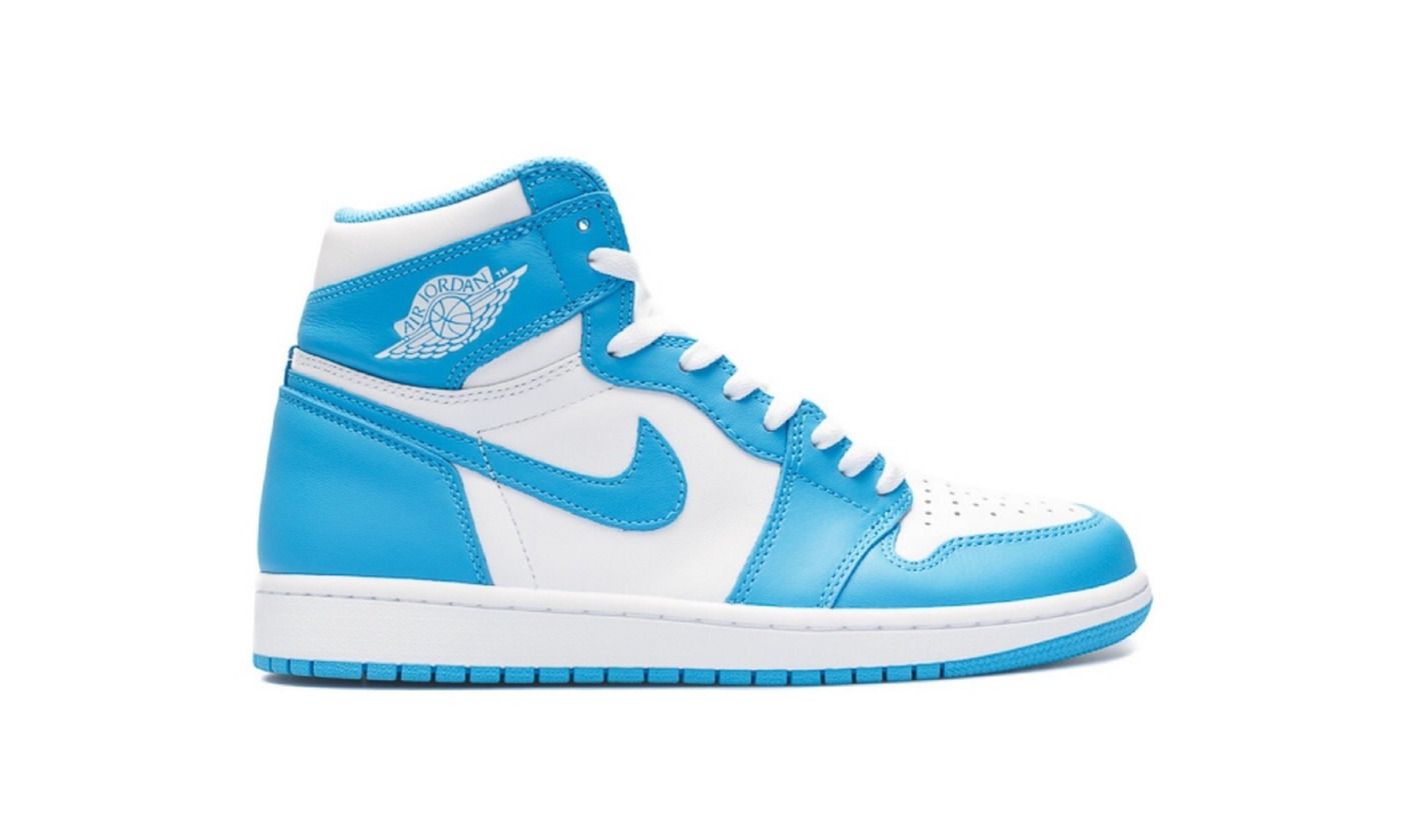 Social Air Jordan brancas e azul bebe