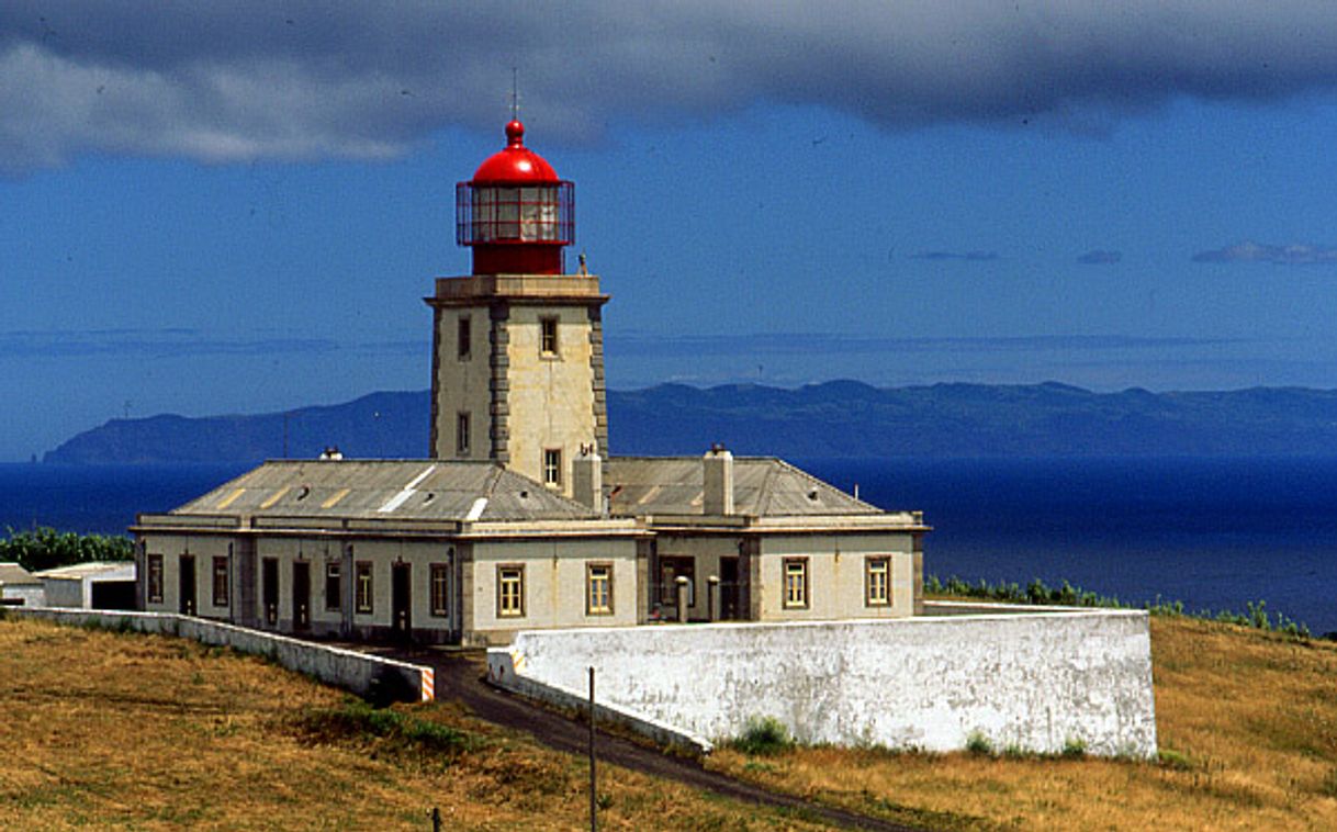 Lugar Farol da Ponta da Ribeirinha