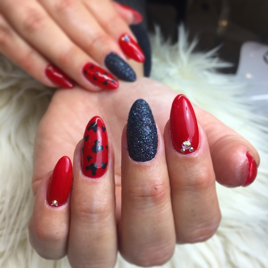 Moda Red nails by Rute_castro_nails