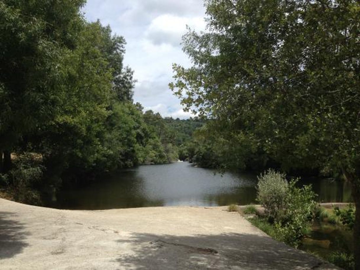 Place Praia Fluvial Da Folgosa