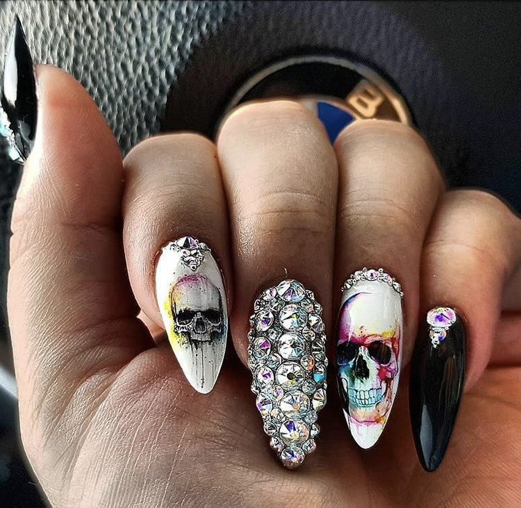 Social Nails