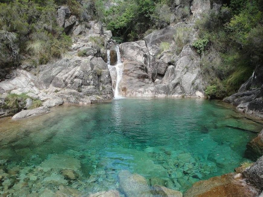 Place Cascata de Várzeas