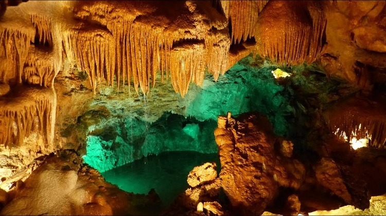 Lugar Rua das Grutas