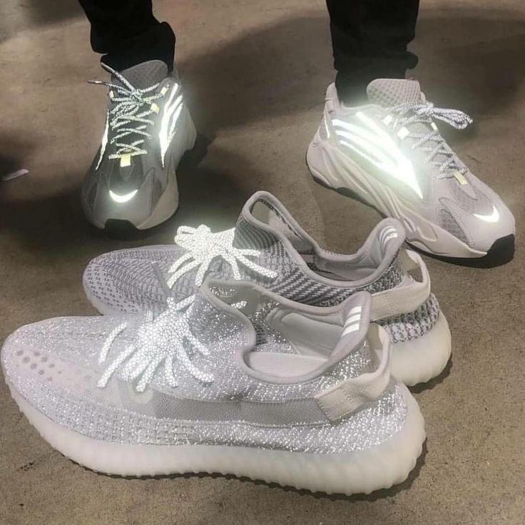 Moda YEEZY BOOST 350 v2 Static | Sapatos, Roupas