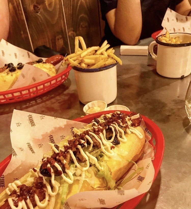 Restaurantes Frankie Hot Dogs