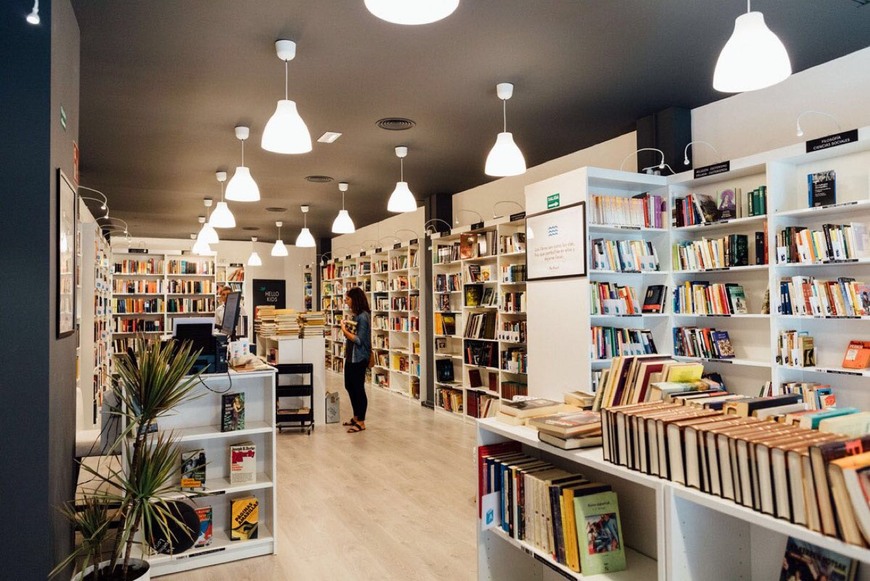 Place RE-READ Vitoria Libreria Low Cost Liburudenda