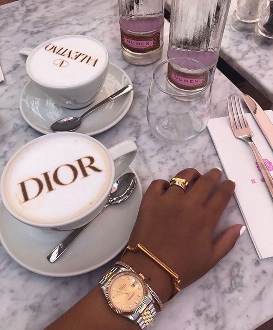 Moda DIOR ☕️💵