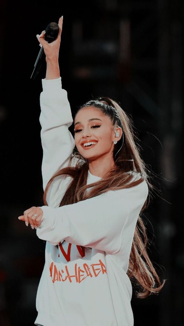 Moda ARIANA GRANDE 🦋