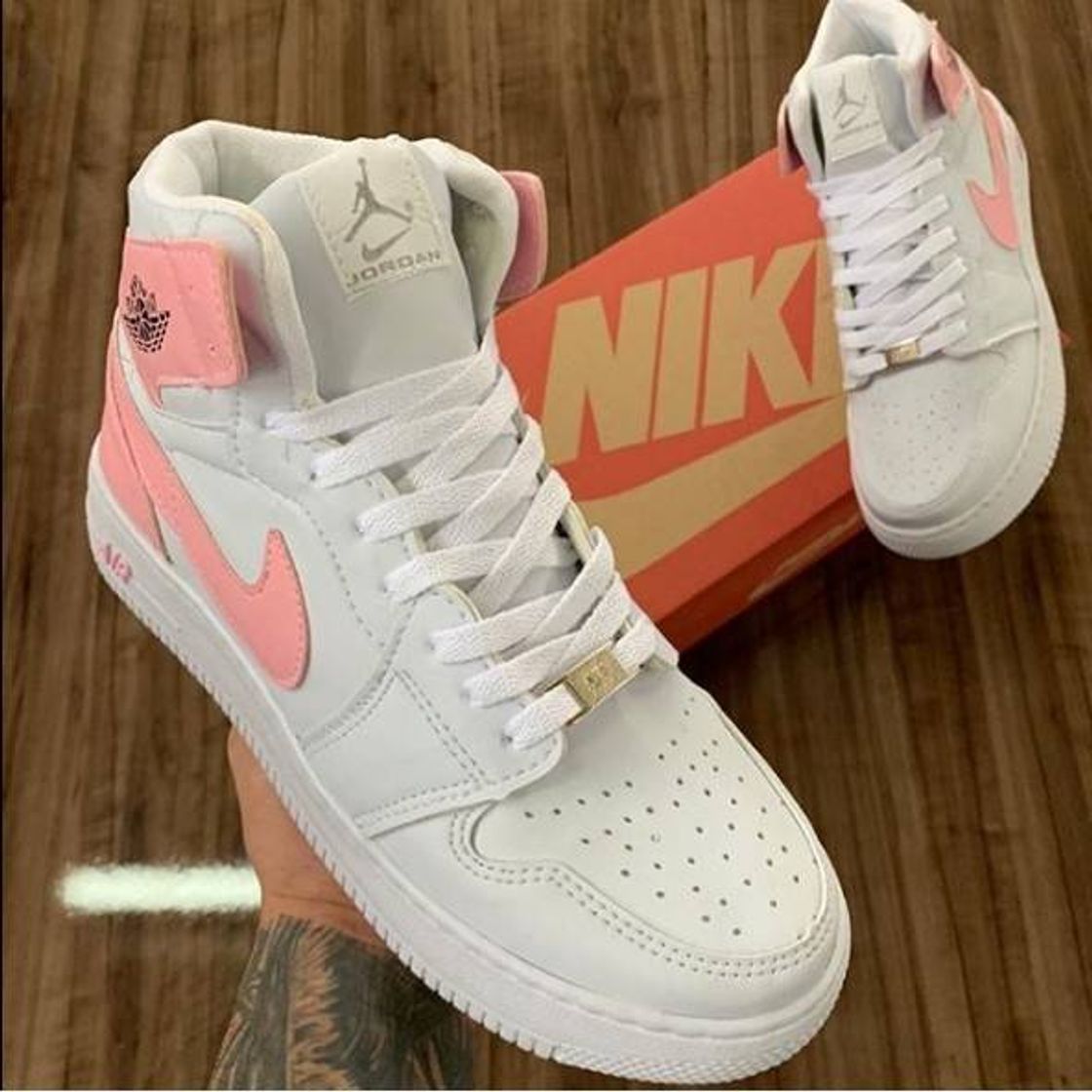 Moda Tênis Air Jordan Branco e Rosa