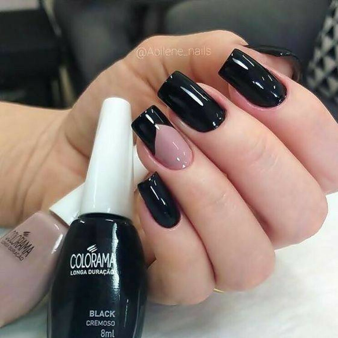 Fashion Esmaltação preta com nude