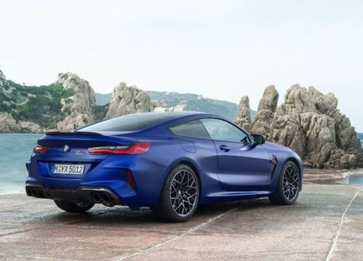 Social BMW M8 Competition 