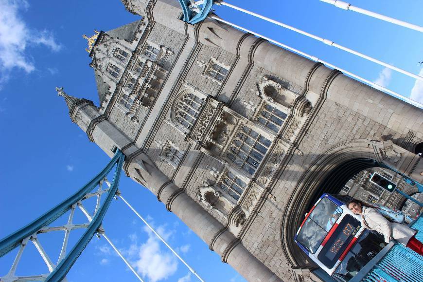 Place Tower Bridge