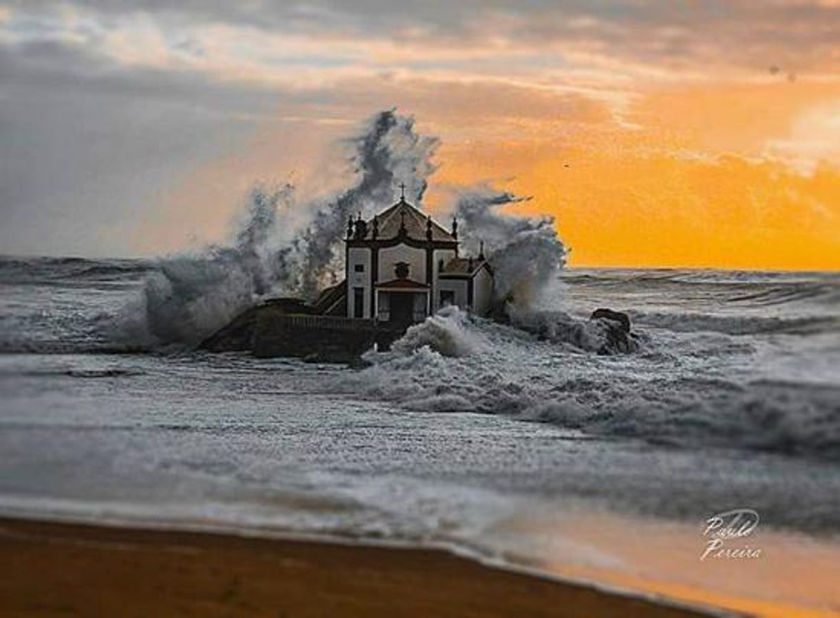 Lugar Capela do Senhor da Pedra - Miramar