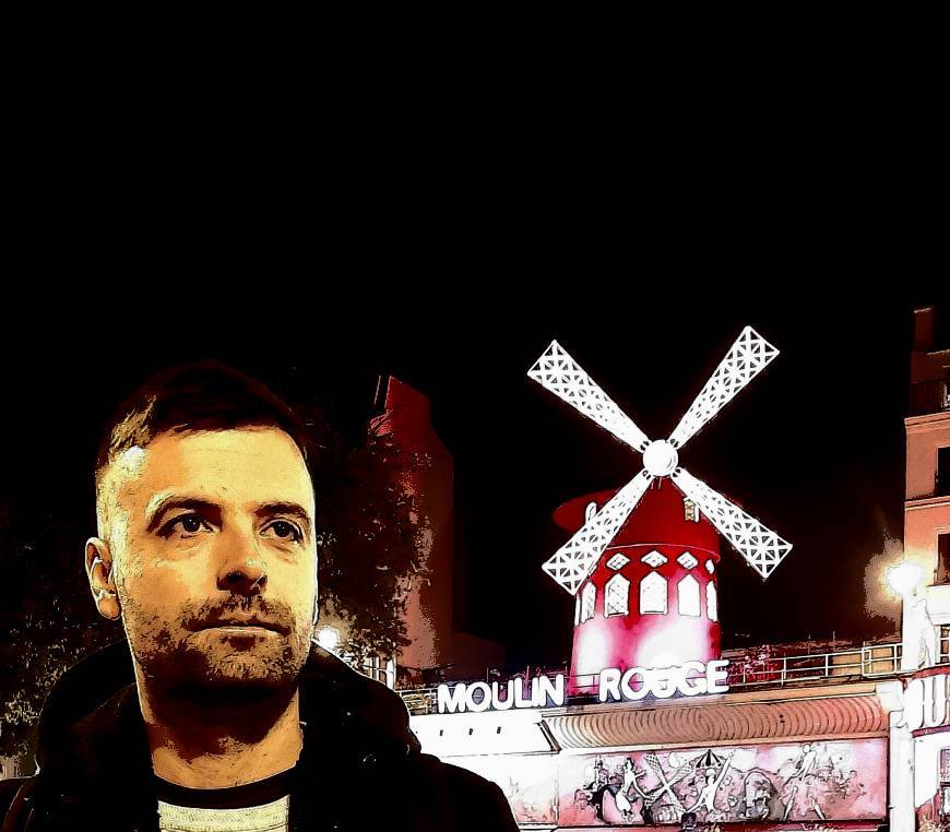 Place Moulin Rouge