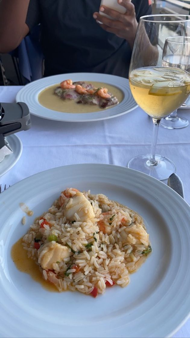 Restaurants 5 Oceanos