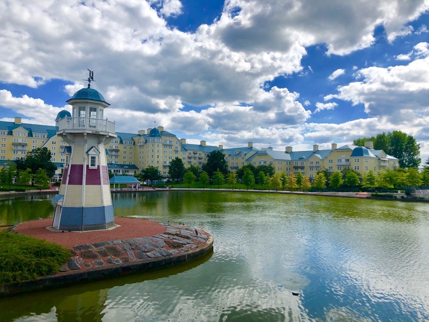 Lugar Disney's Newport Bay Club