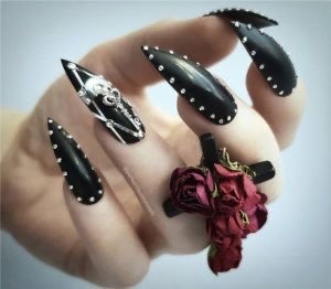 Social Black Nails 