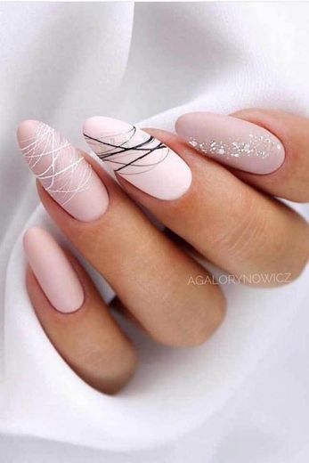 Nails 